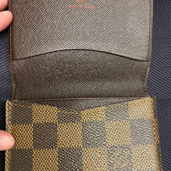Preloved Authentic LV Damier cardholder - Picture 5 of 6